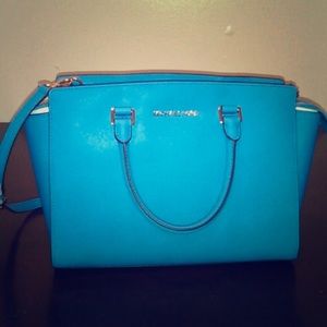 Micheal Kors Purse